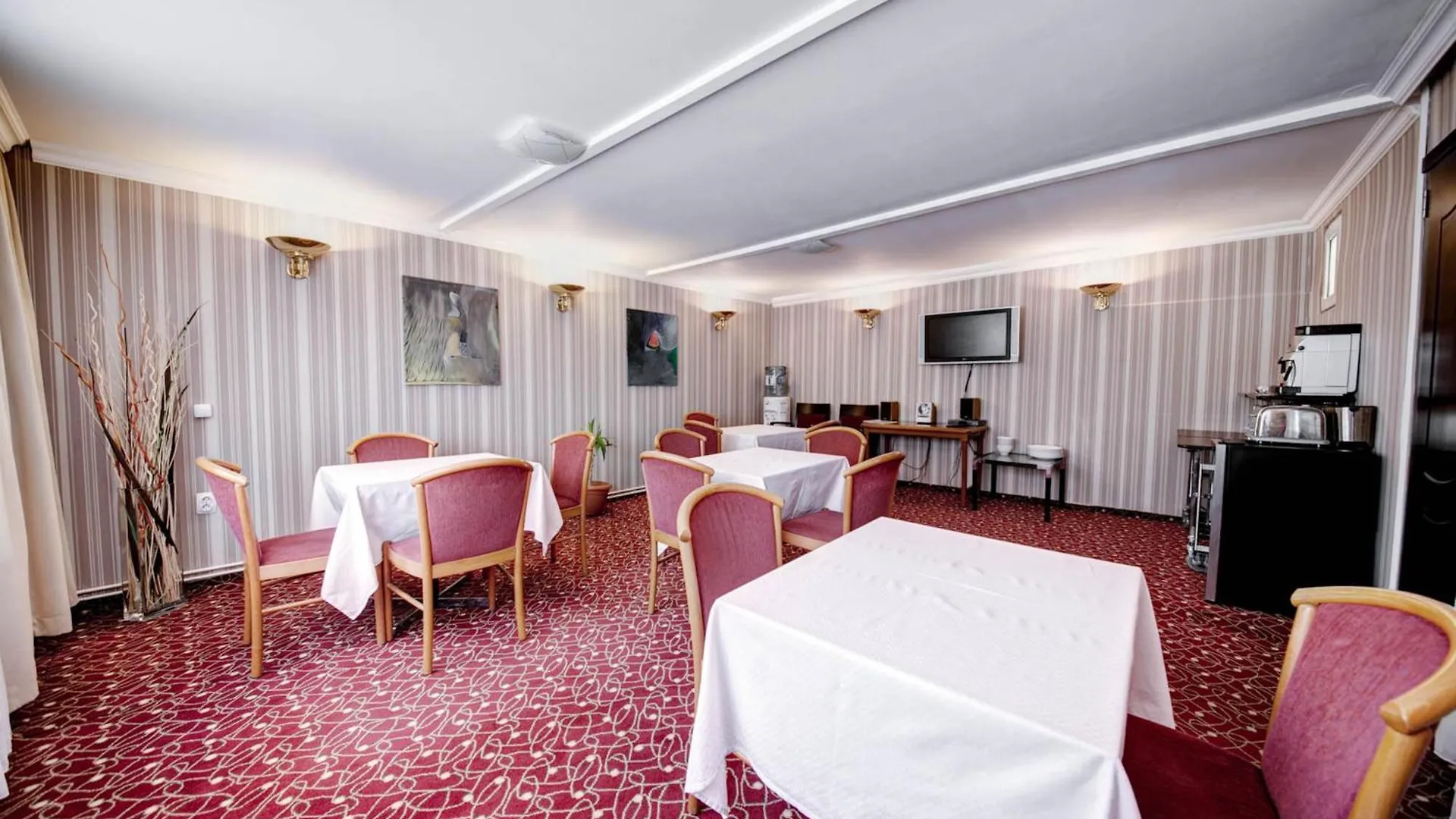 Visconti Militari Hotel Bucharest 3*,