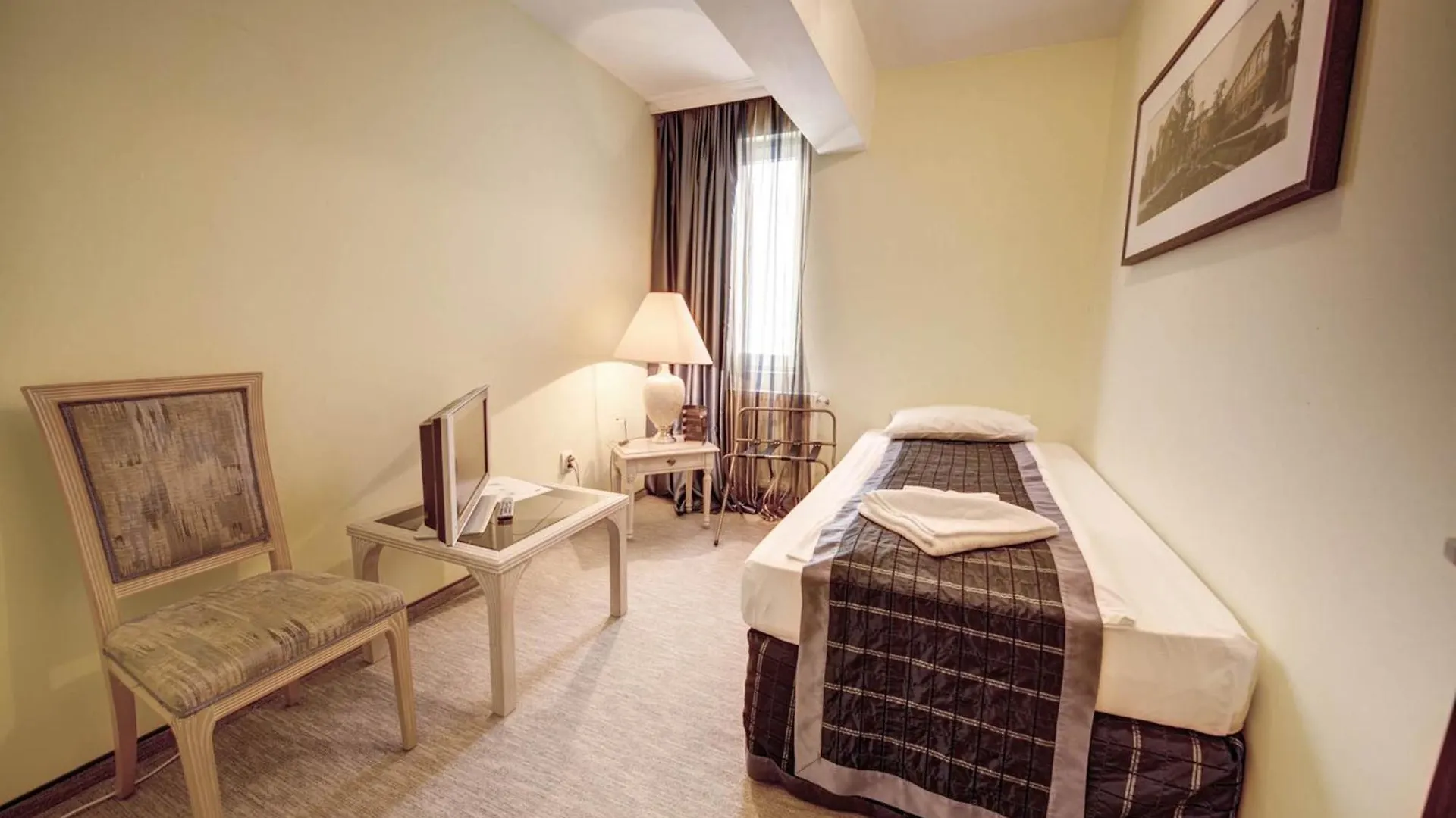 Visconti Militari Hotel Bucharest 3*,