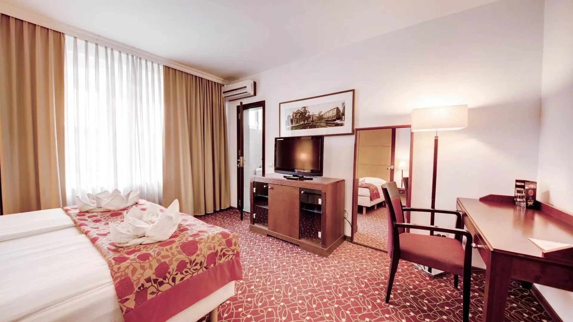 Visconti Militari Hotel Bucharest 3*,